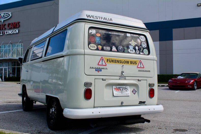 Volkswagen-Westfalia-Camper-1969-11