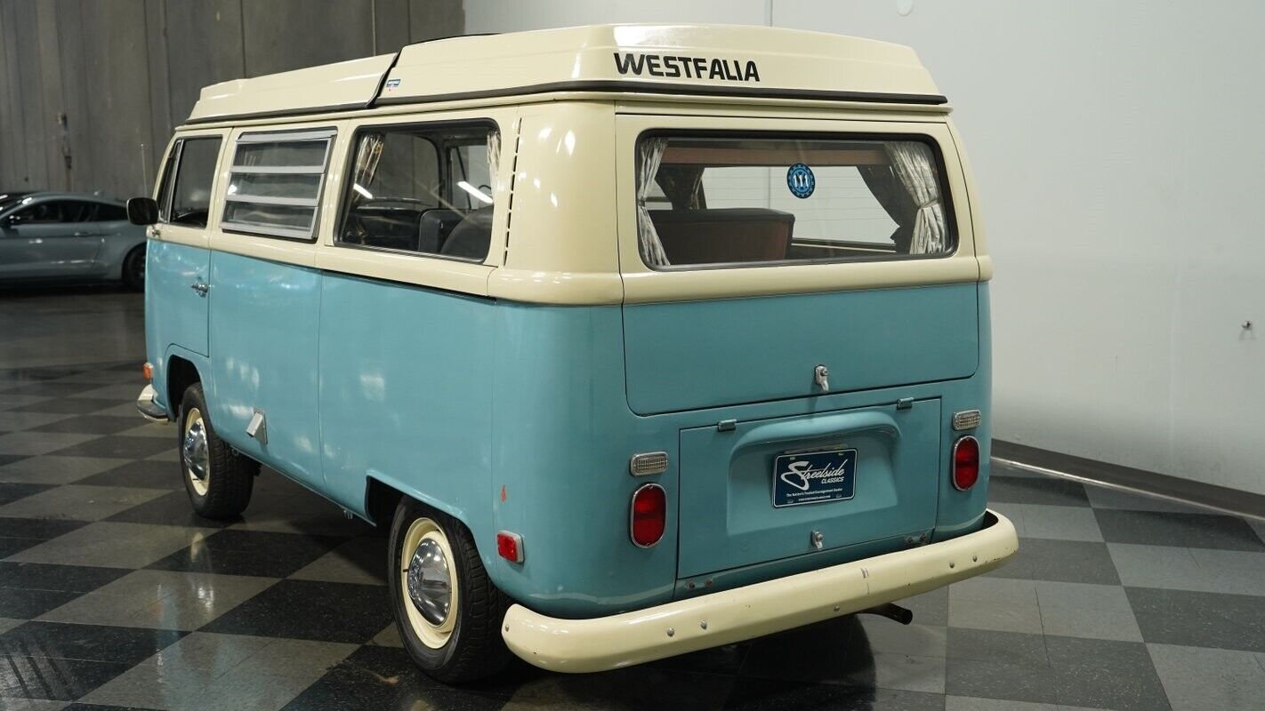 Volkswagen-Westfalia-Camper-1970-7