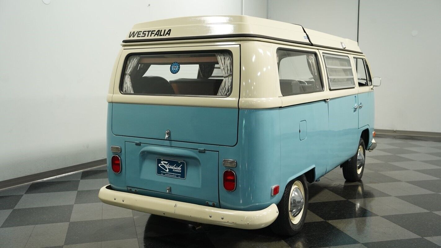 Volkswagen-Westfalia-Camper-1970-9