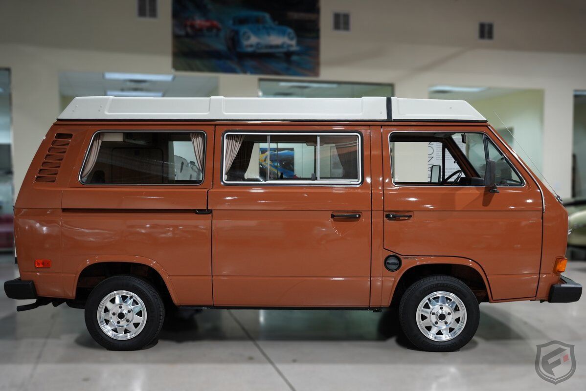 Volkswagen-Westfalia-Camper-1980-1