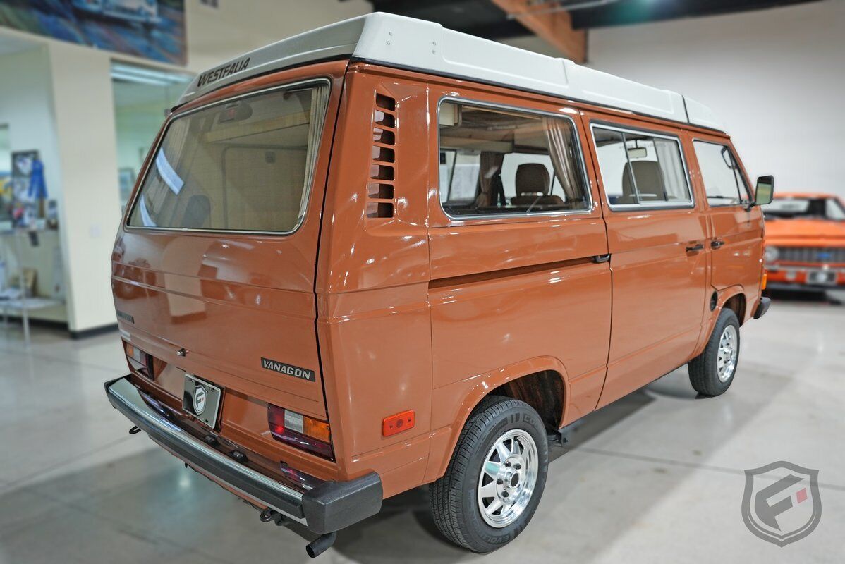 Volkswagen-Westfalia-Camper-1980-2