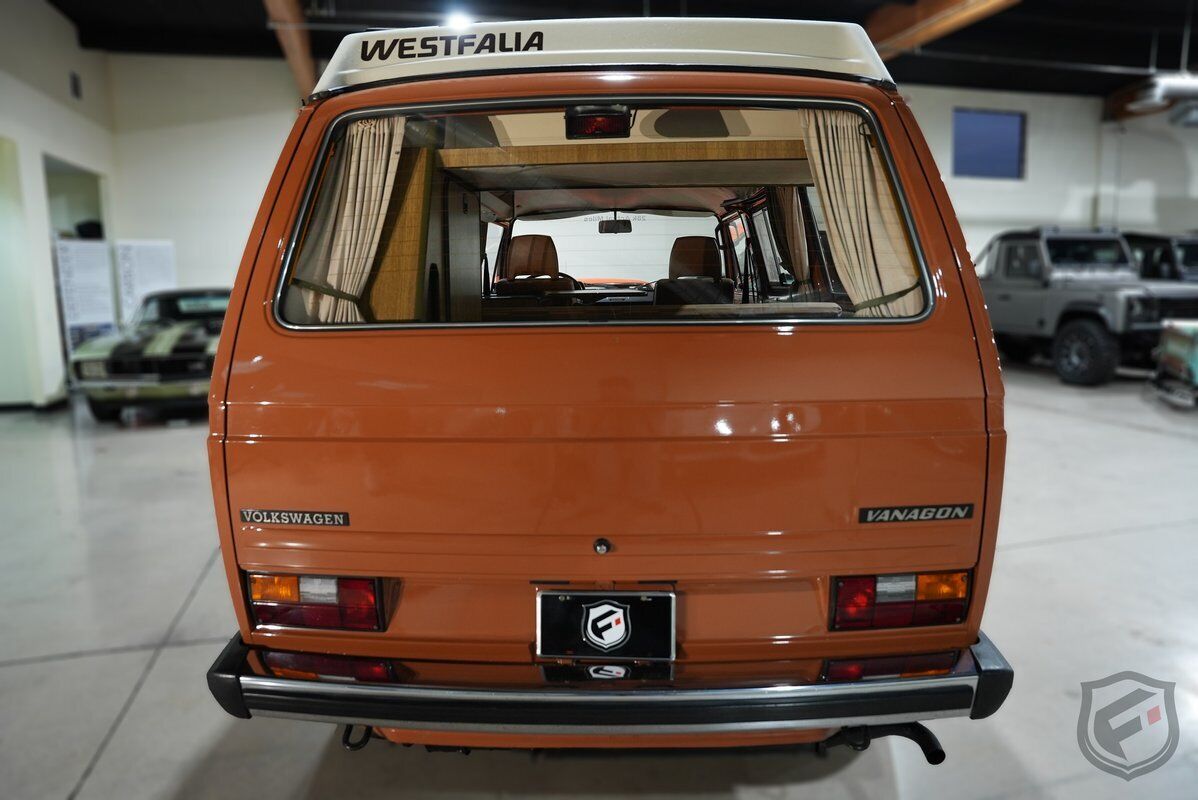 Volkswagen-Westfalia-Camper-1980-3