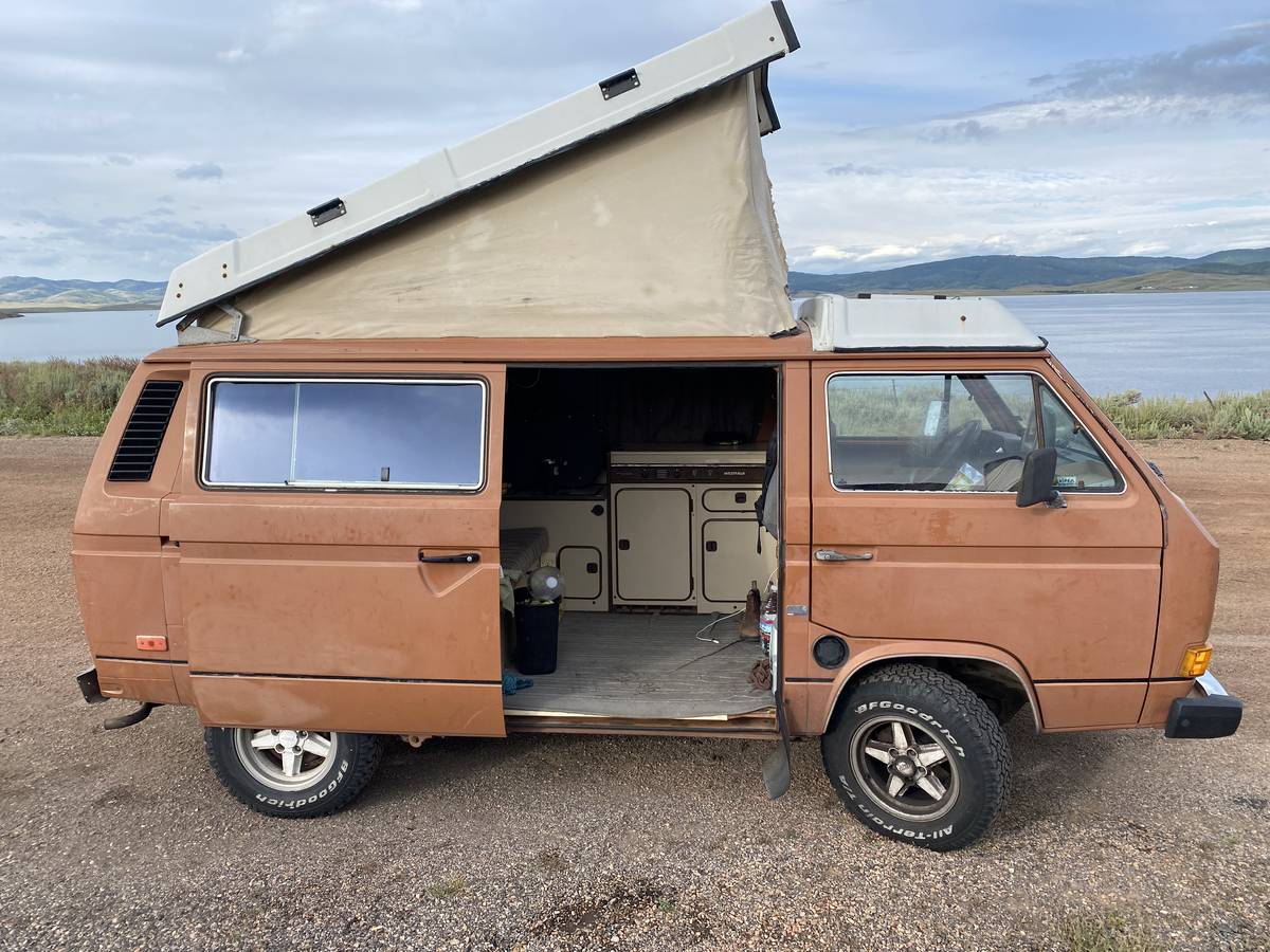 Volkswagen-Westfalia-vanagon-1983