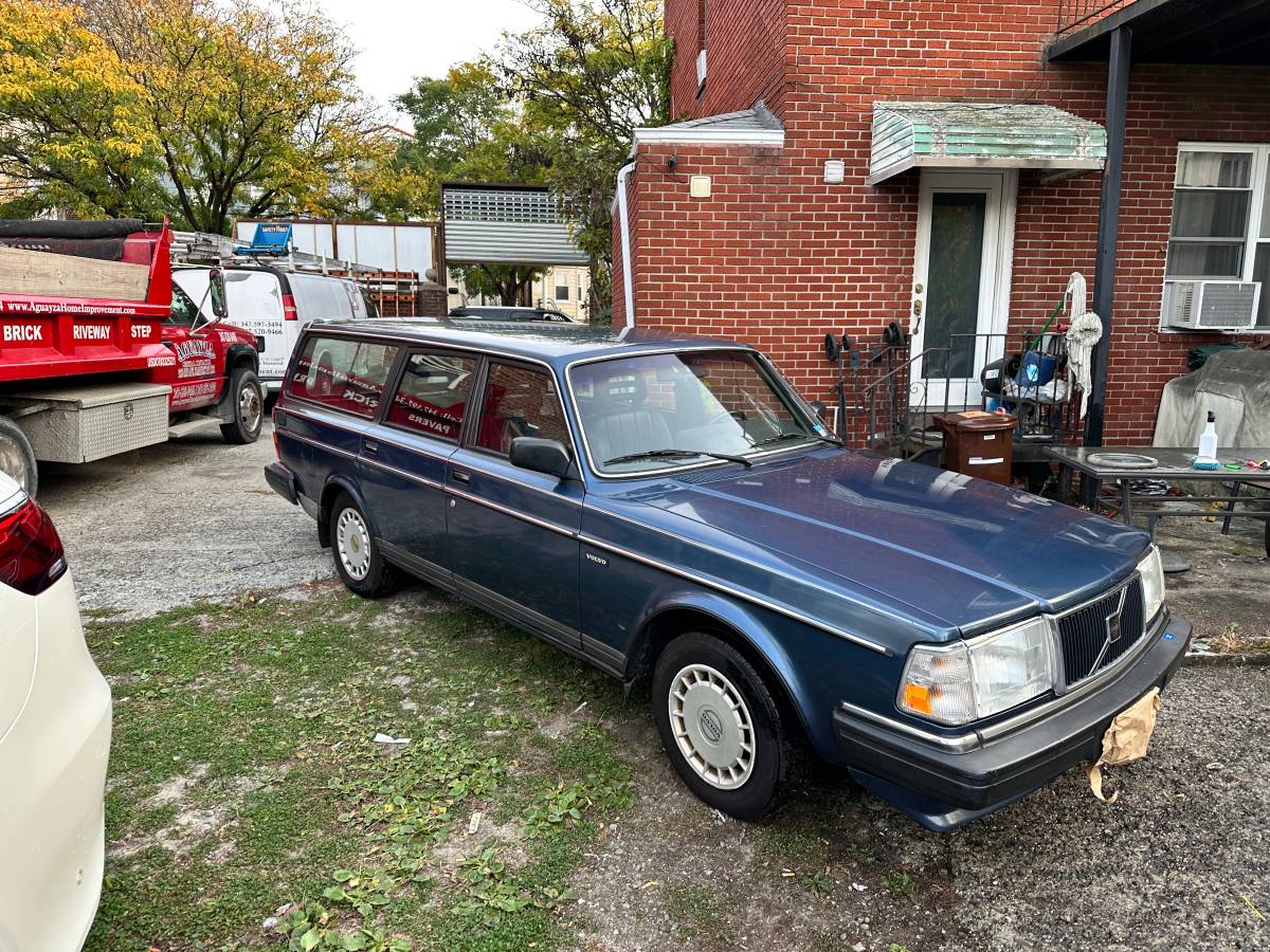 Volvo-240dl-wagon-1989-1