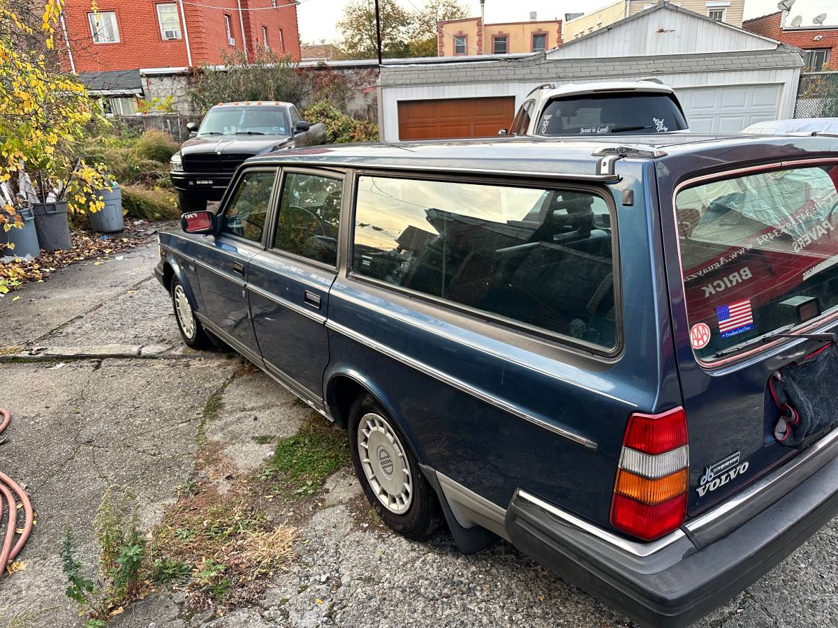 Volvo-240dl-wagon-1989-3