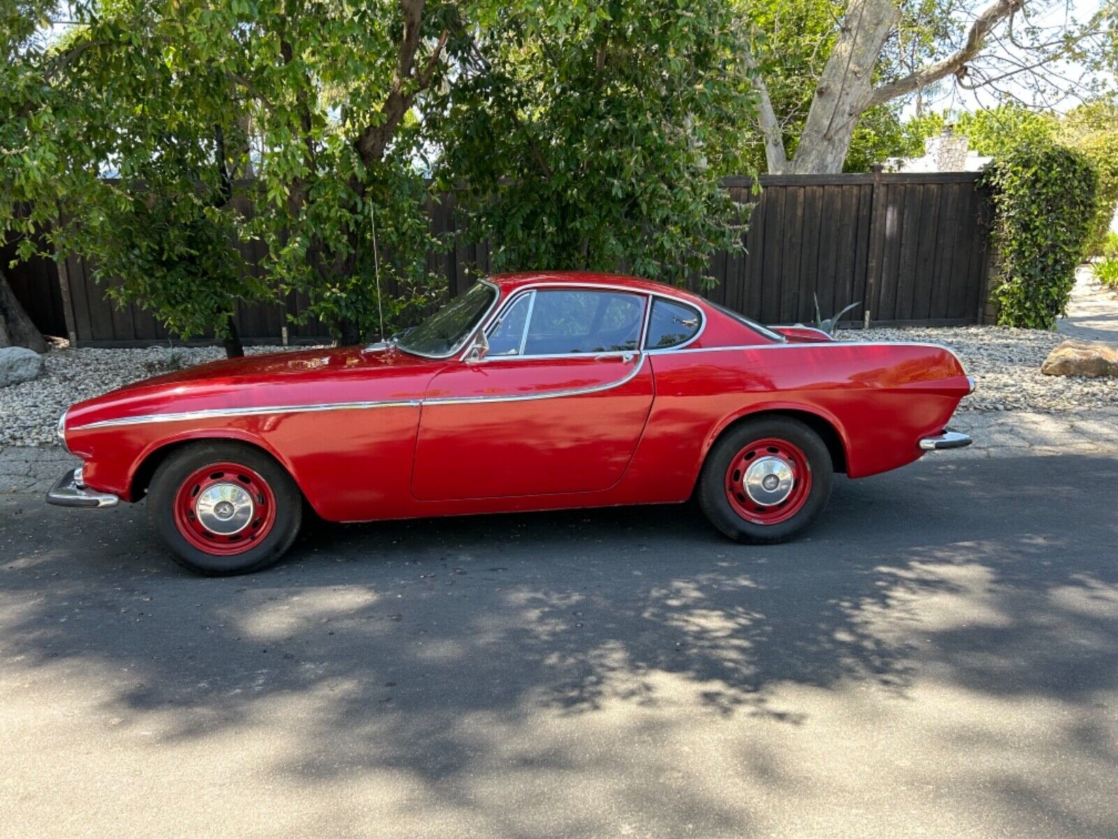 Volvo-P1800-1800S-Coupe-1966-4