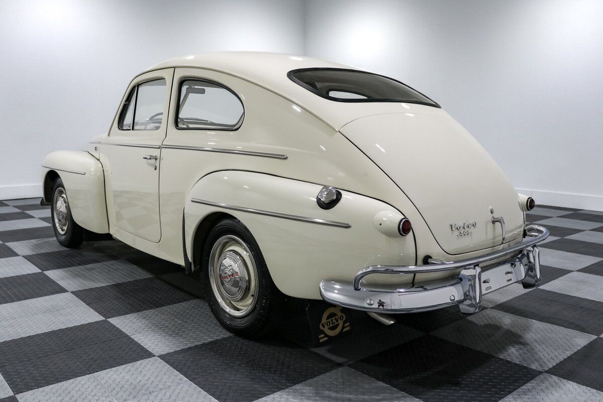 Volvo-PV444-Coupe-1958-4