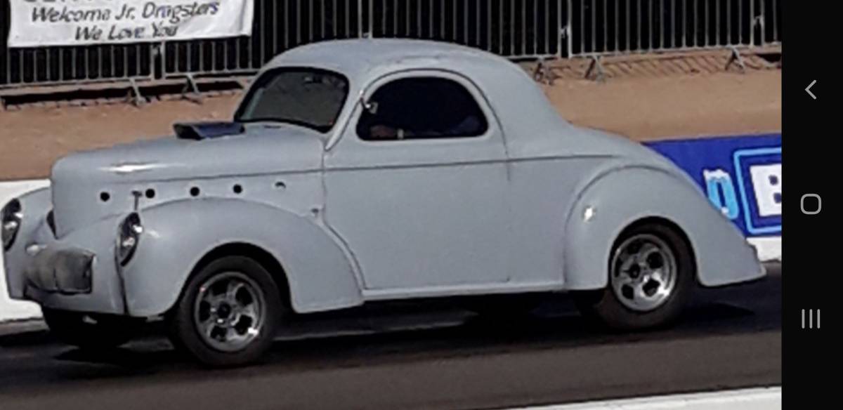 Willys-Coupe-1940-2