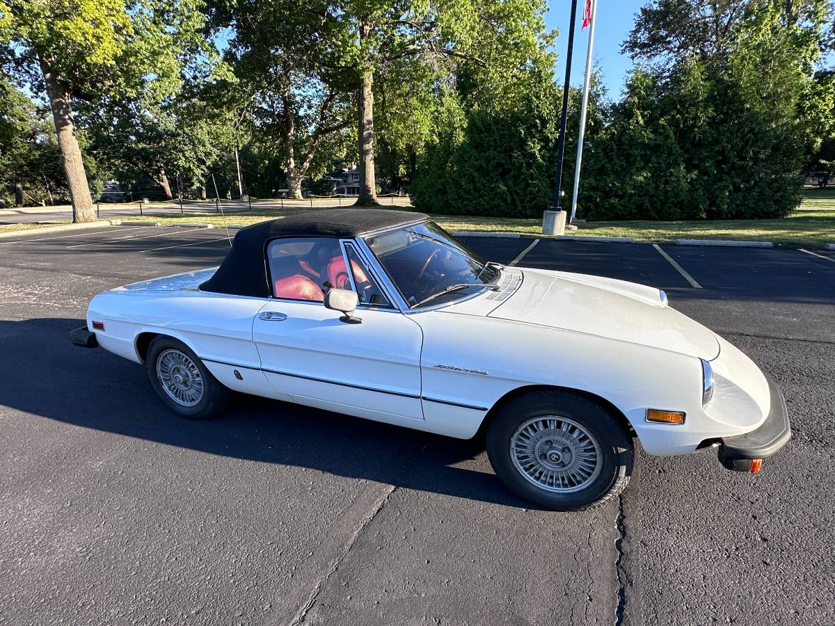 Alfa-romeo-Spider-veloce-1980-2