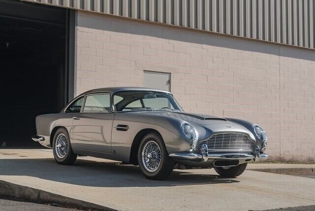 Aston-Martin-DB5-1965-5