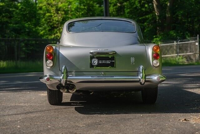 Aston-Martin-DB5-1965-7