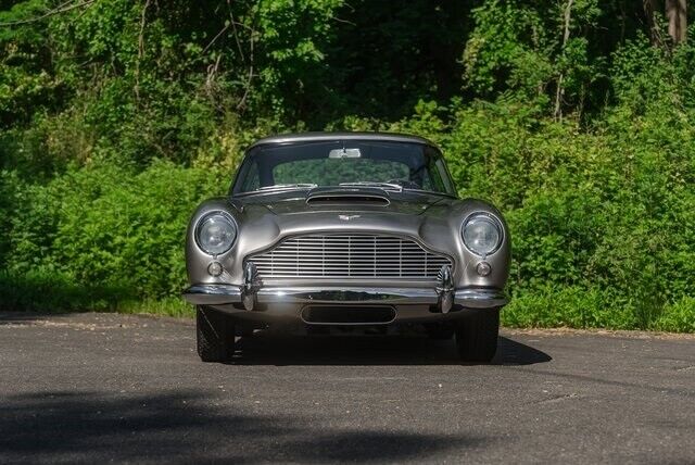 Aston-Martin-DB5-1965-9