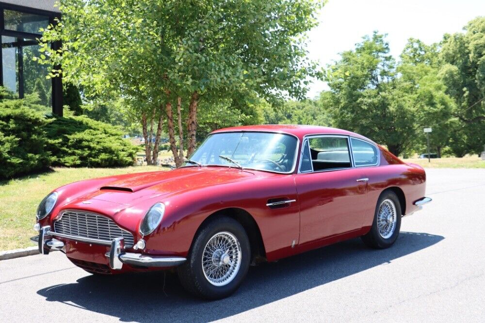 Aston-Martin-DB6-1967-1