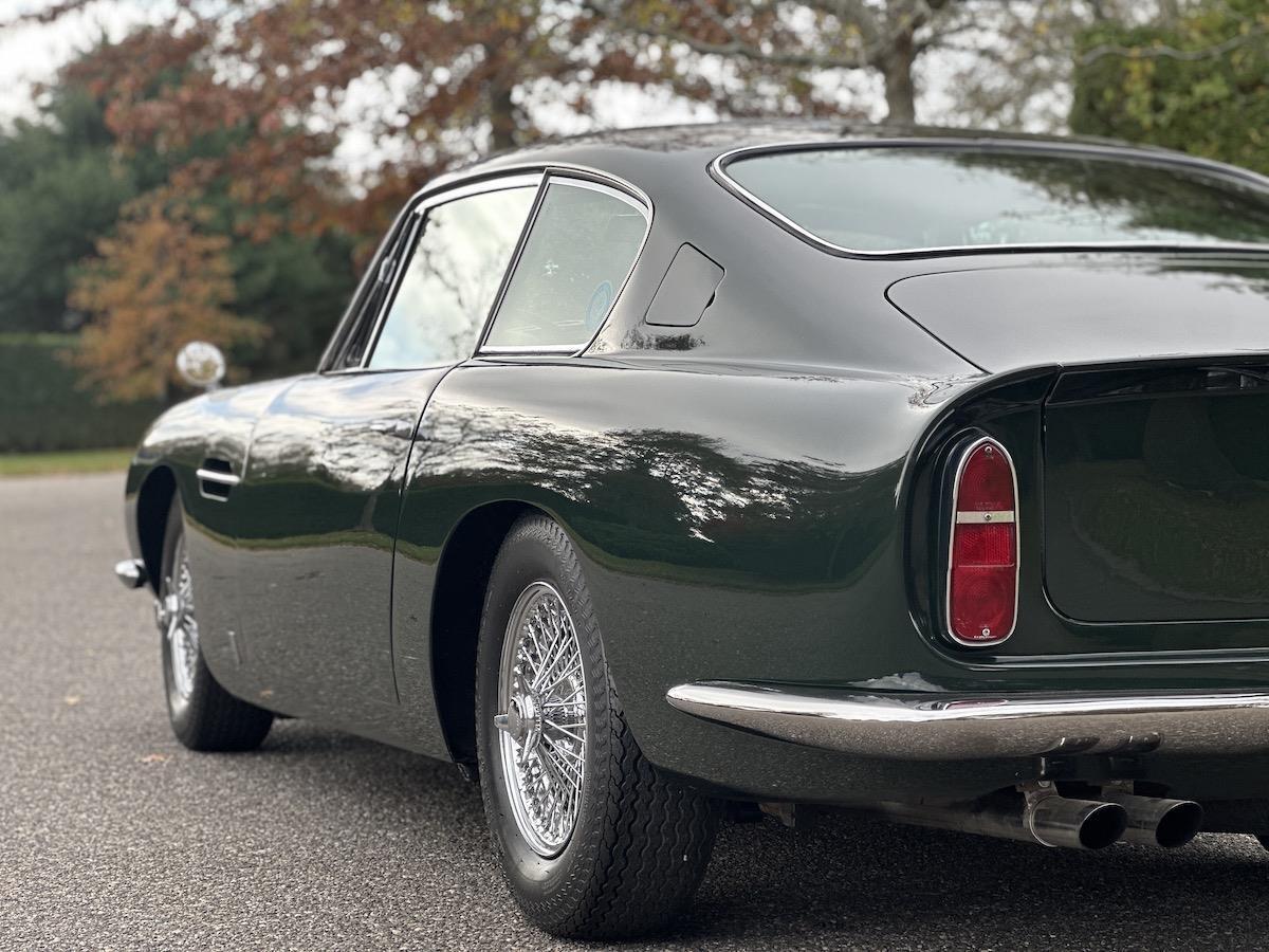 Aston-Martin-DB6-Coupe-1966-35