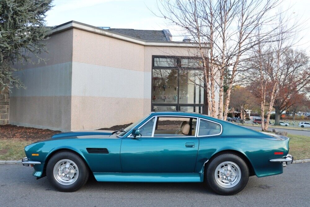 Aston-Martin-V8-Series-III-1976-3