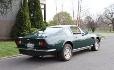 Aston-Martin-Vantage-1982-4