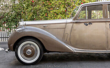 Bentley-R-Type-Saloon-1954-11