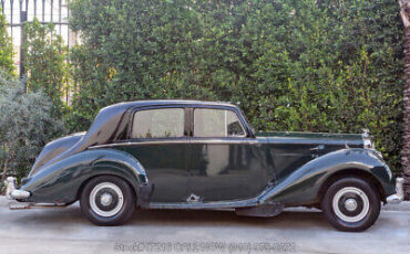 Bentley-Saloon-1956-3