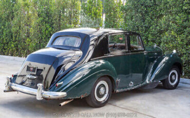 Bentley-Saloon-1956-4