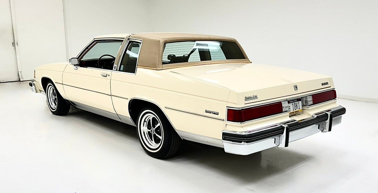 Buick-LeSabre-1985-2