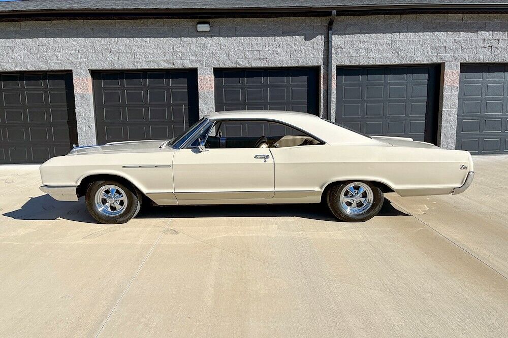 Buick LeSabre Coupe 1966 à vendre