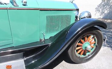 Buick-Model-24-DeLuxe-Sport-Roadster-Cabriolet-1928-38