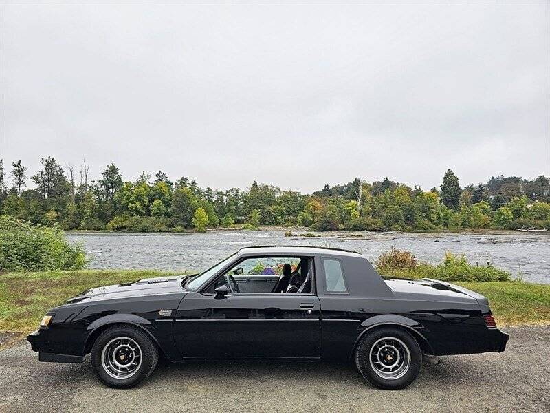 Buick-Regal-grand-national-turbo-1987-12