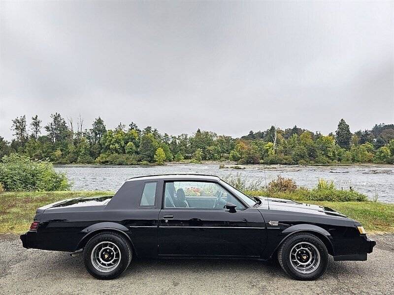 Buick-Regal-grand-national-turbo-1987-2