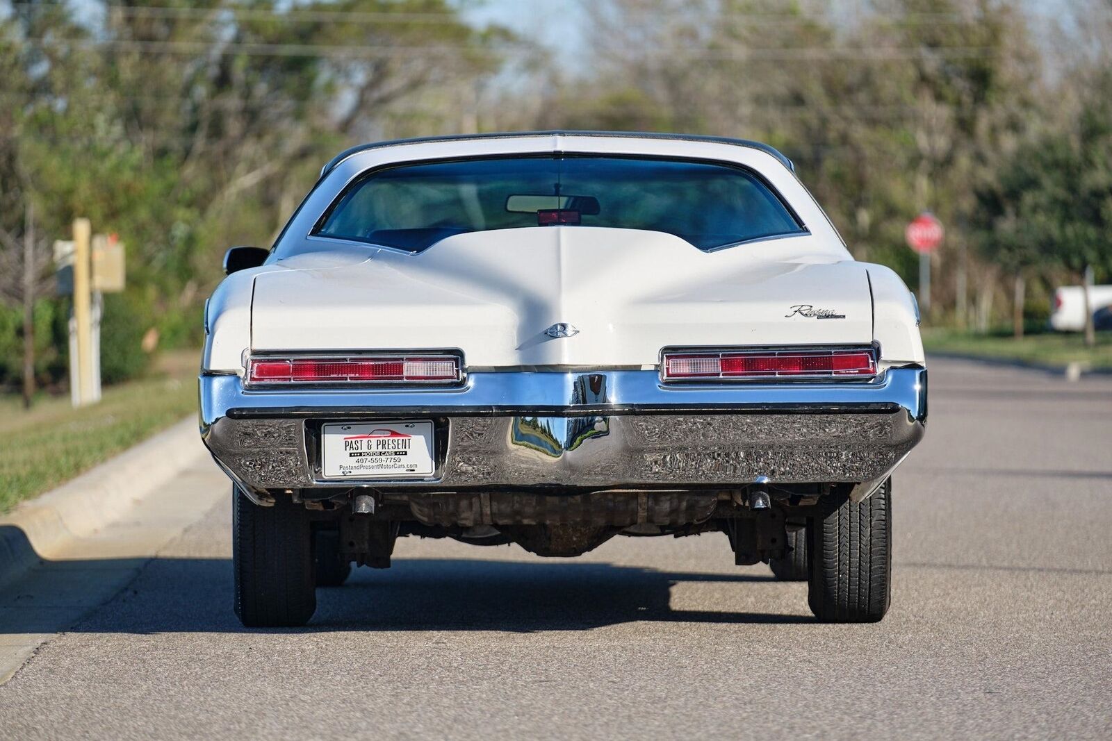 Buick-Riviera-1972-4