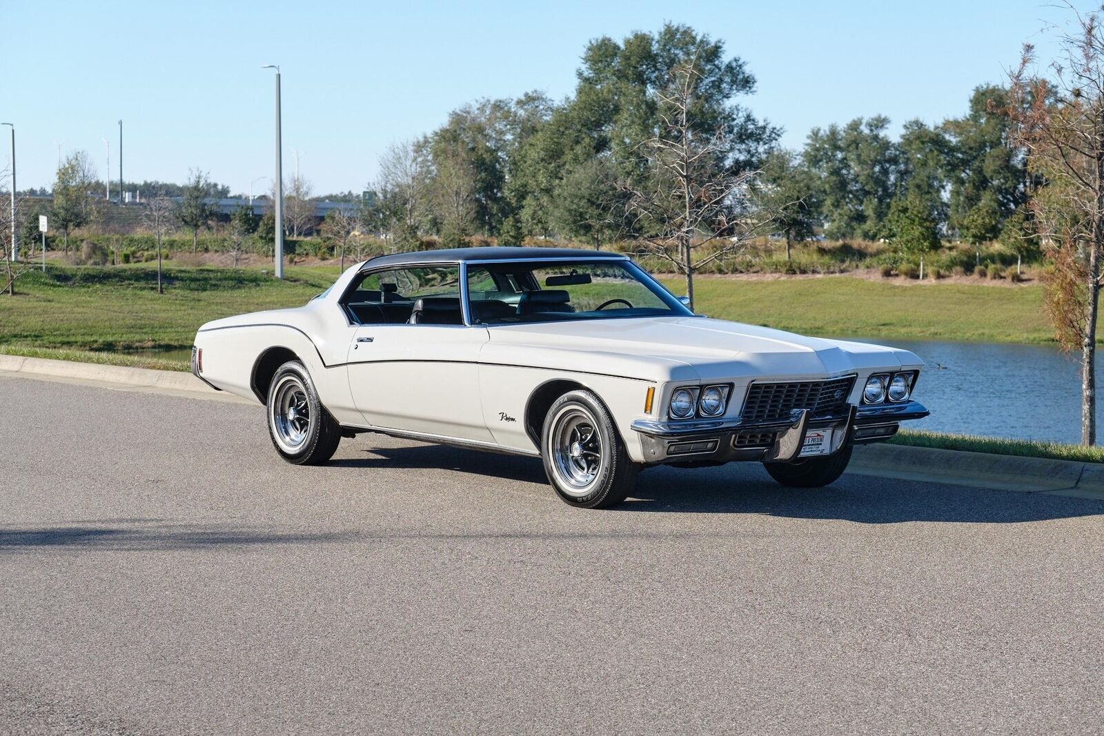 Buick-Riviera-1972-8