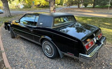 Buick-Riviera-1983-4