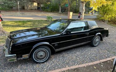 Buick-Riviera-1983-6