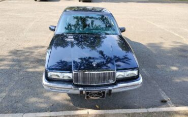 Buick-Riviera-1990-5