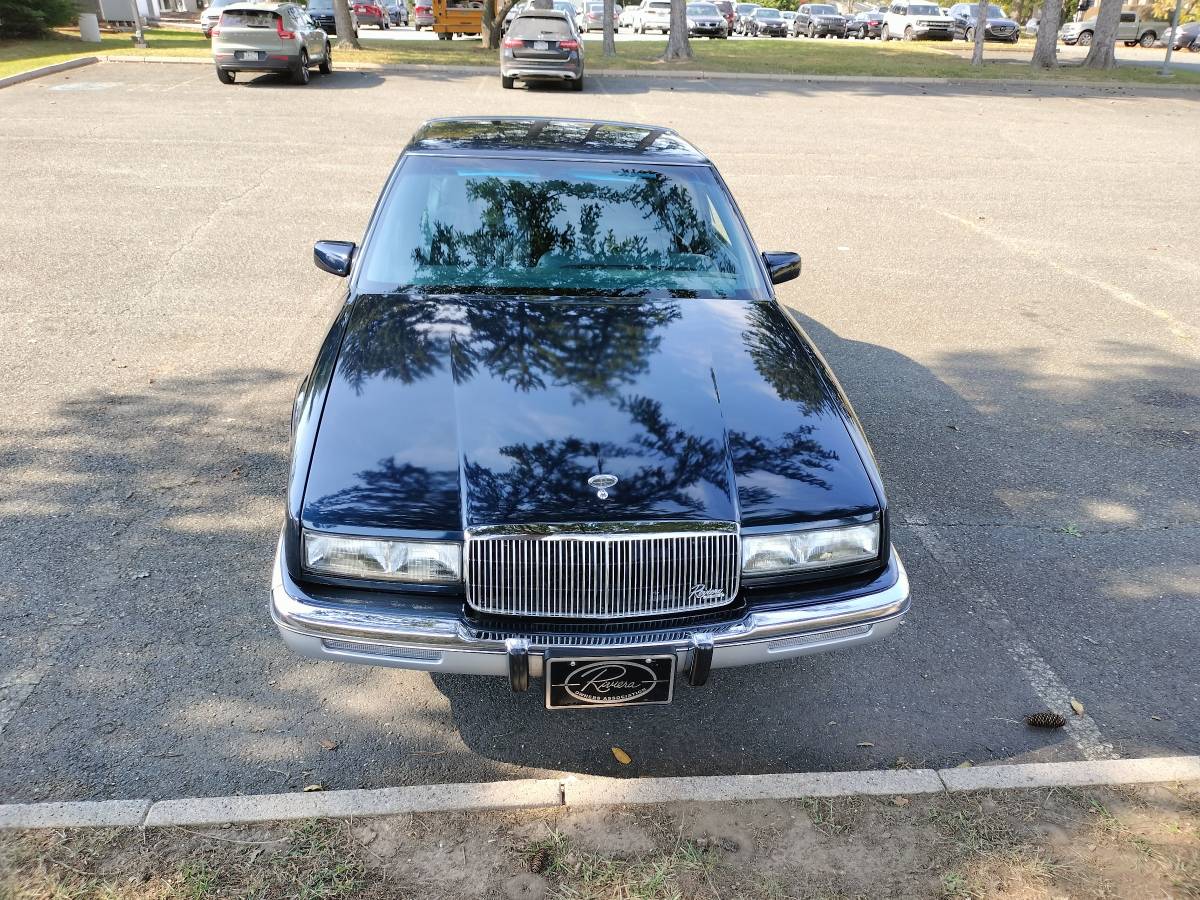 Buick-Riviera-1990-5