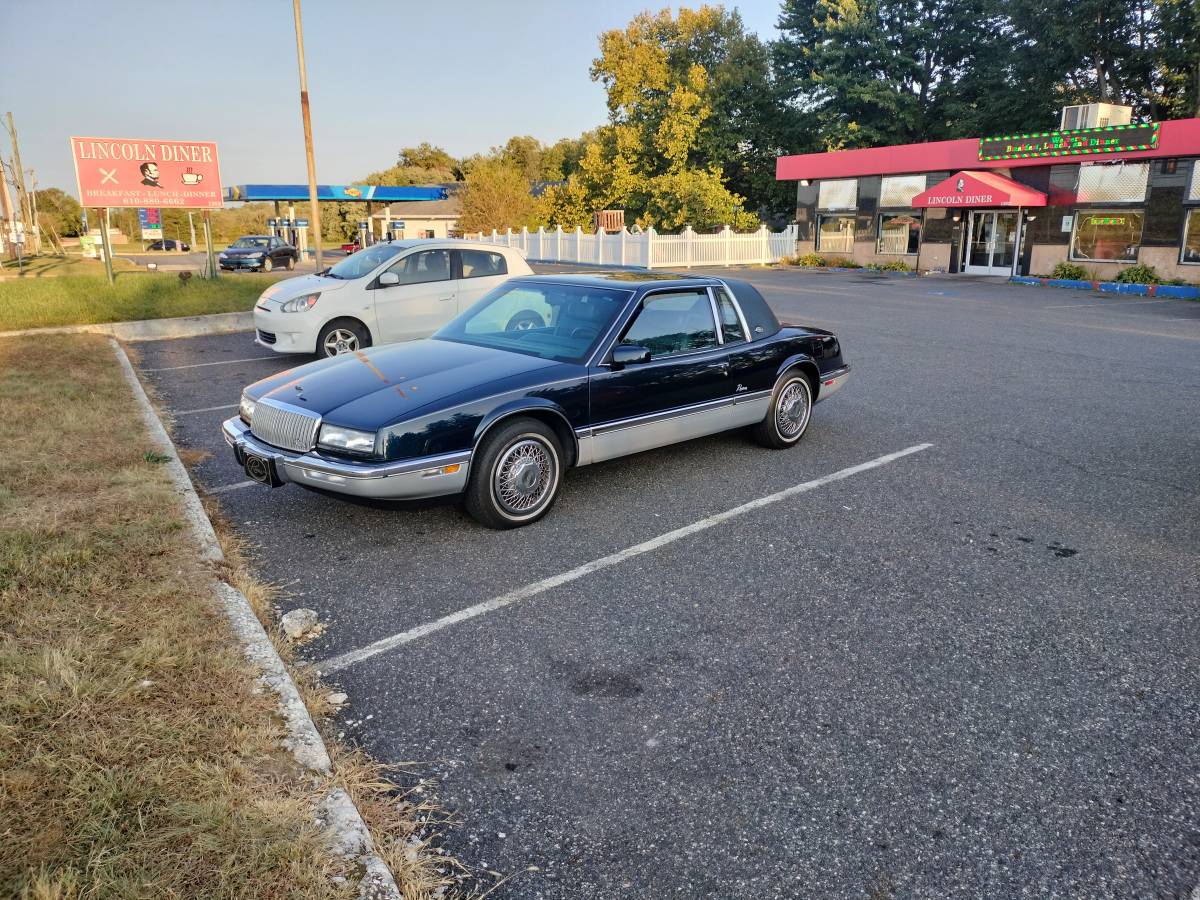 Buick-Riviera-1990-6