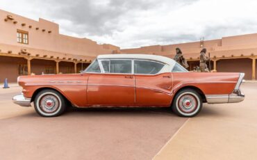 Buick-Riviera-Berline-1957-1