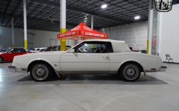 Buick-Riviera-Cabriolet-1983-3