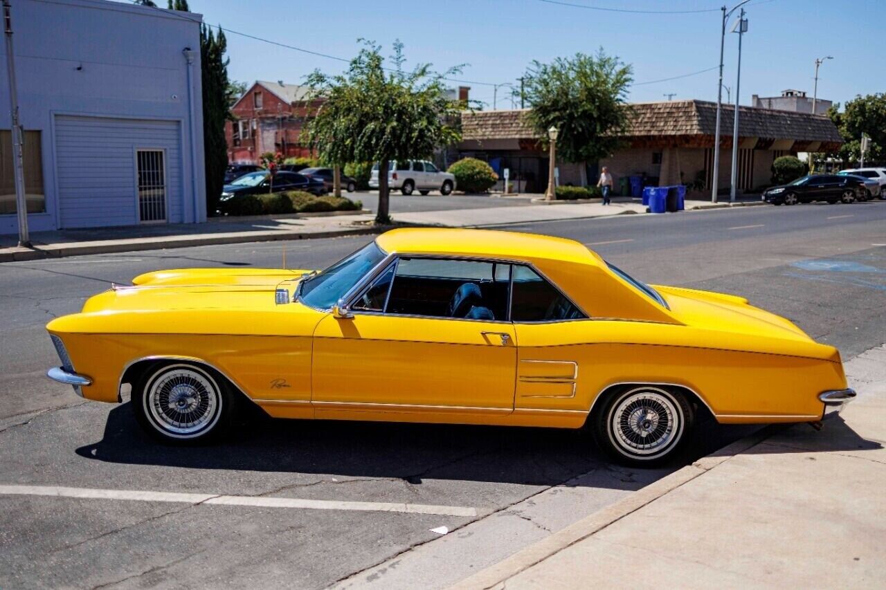 Buick-Riviera-Coupe-1964-2