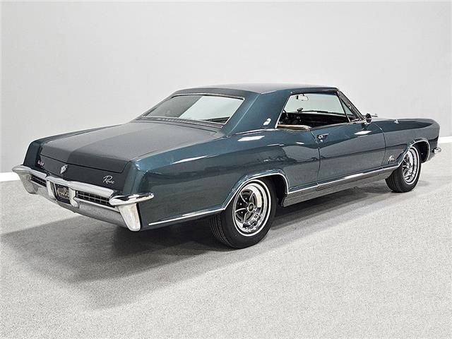 Buick-Riviera-Coupe-1965-4