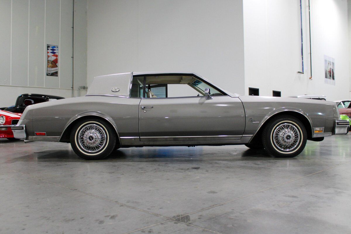 Buick-Riviera-Coupe-1979-5