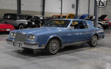 Buick-Riviera-Coupe-1980-2