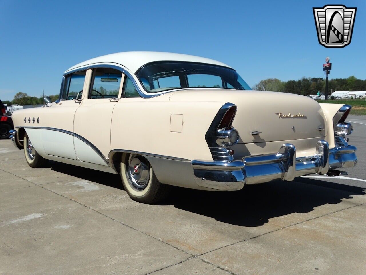 Buick-Roadmaster-1955-5