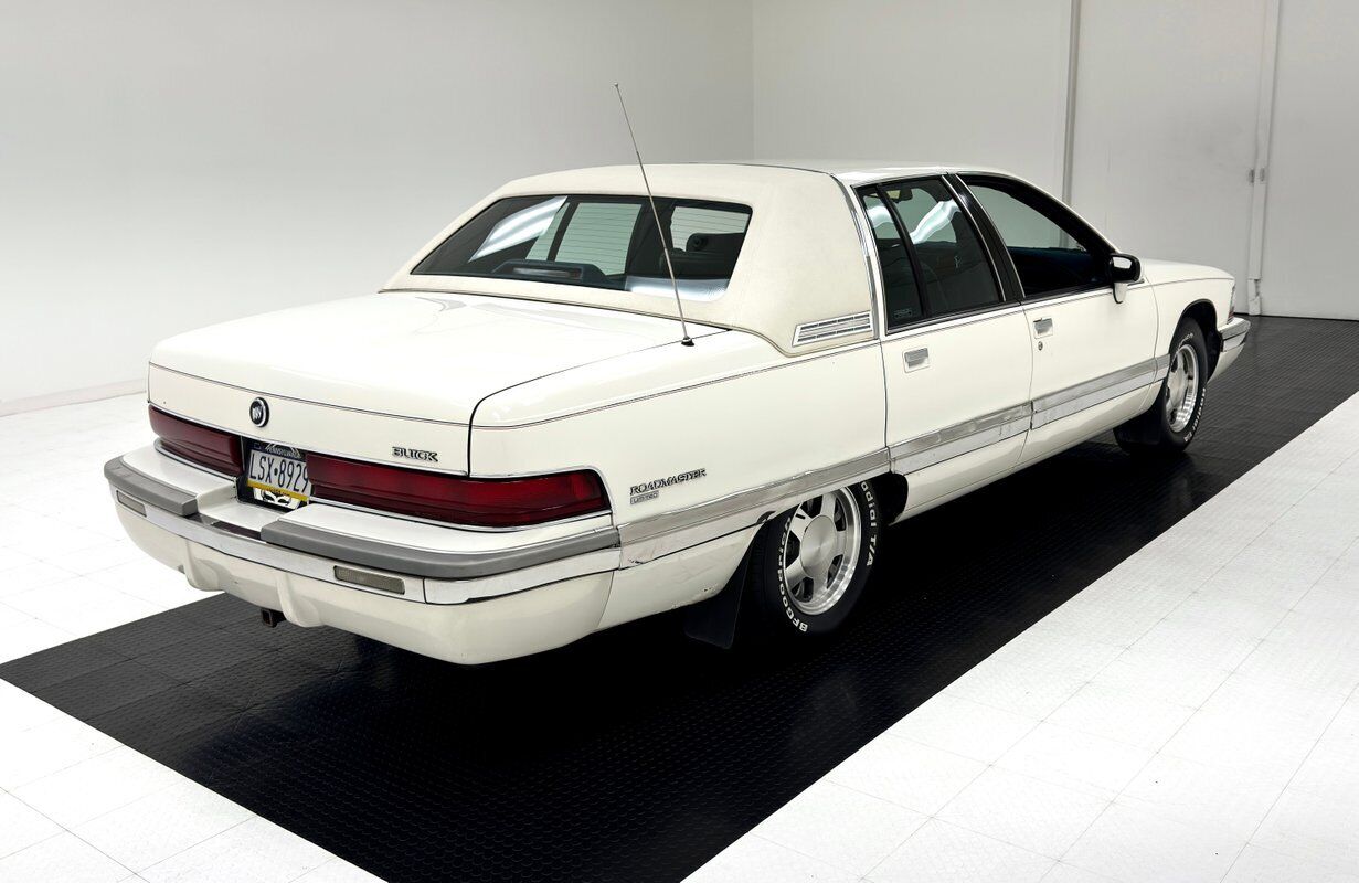 Buick-Roadmaster-Berline-1993-4