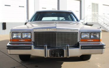 Cadillac-Brougham-Berline-1987-8