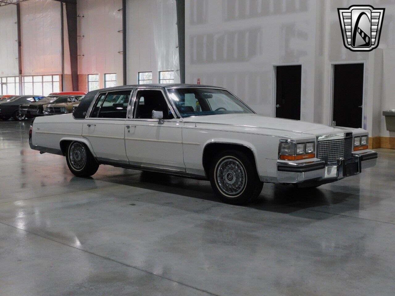 Cadillac-Brougham-Berline-1988-5