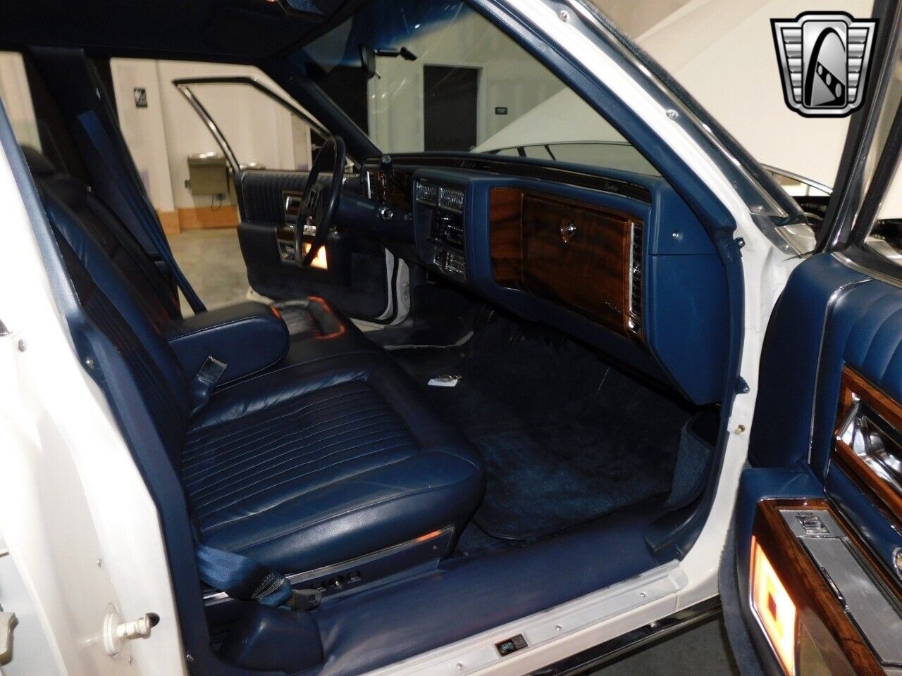 Cadillac-Brougham-Berline-1988-7