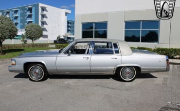 Cadillac-Brougham-Berline-1990-2