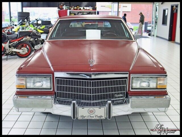 Cadillac-Brougham-Berline-1990-4