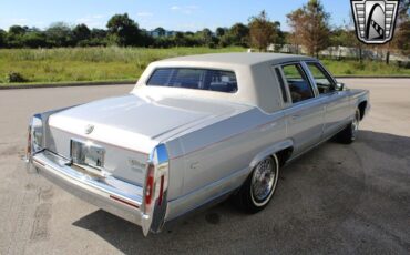 Cadillac-Brougham-Berline-1990-5