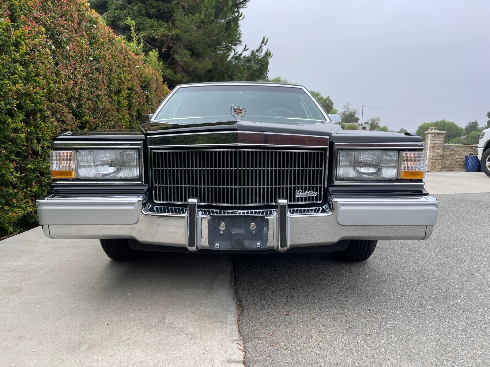 Cadillac-Brougham-Berline-1992-12